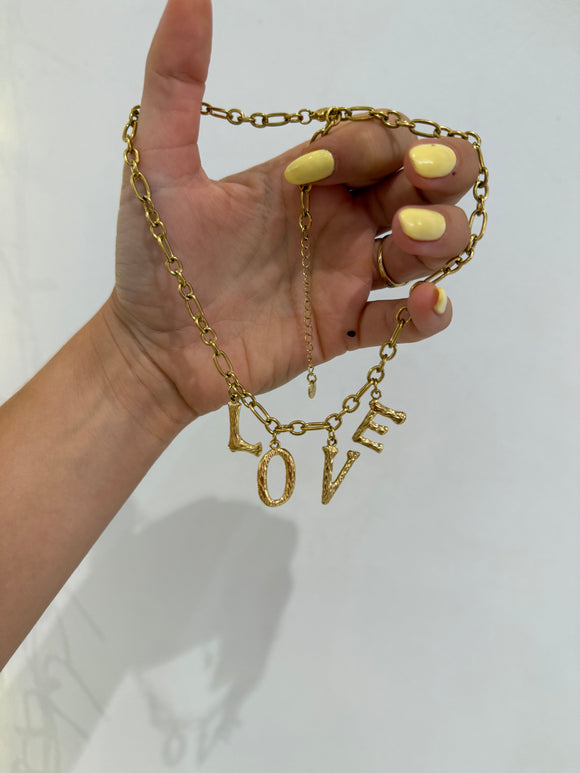 Collier LOVE
